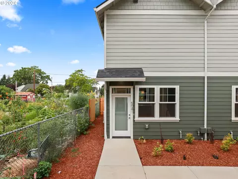 5041 NE 47th Pl, Portland, OR 97218