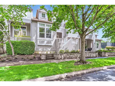 6563 NE Brighton St, Hillsboro, OR 97124