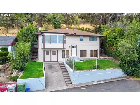 700 E 15th St, The Dalles, OR 97058