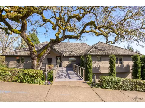 508 Spyglass Dr, Eugene, OR 97401
