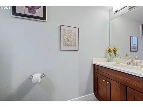 Bath - 355 River Loop 2, Eugene, OR 97404 photo 1 of 5