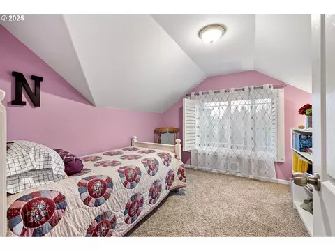 Bedroom - 355 River Loop 2, Eugene, OR 97404 photo 6 of 8