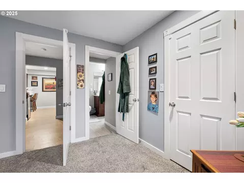 Entry Way - 355 River Loop 2, Eugene, OR 97404 photo 4 of 9