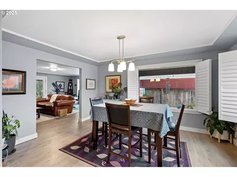 Dining - 355 River Loop 2, Eugene, OR 97404 photo 2 of 2