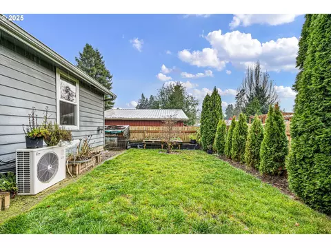 Exterior - 355 River Loop 2, Eugene, OR 97404 photo 6 of 8