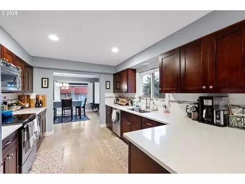 Kitchen - 355 River Loop 2, Eugene, OR 97404 photo 5 of 6