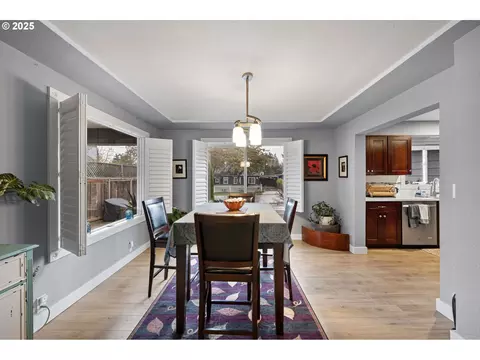 Dining - 355 River Loop 2, Eugene, OR 97404 photo 1 of 2