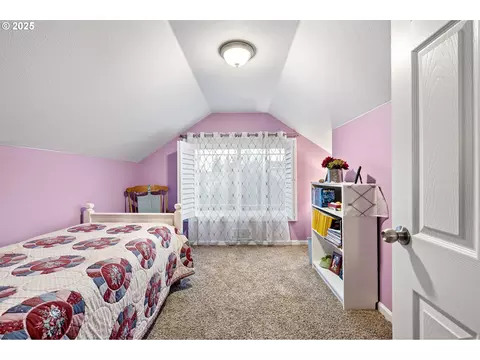 Bedroom - 355 River Loop 2, Eugene, OR 97404 photo 5 of 8