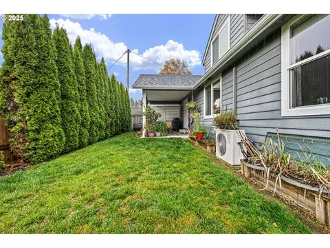 Exterior - 355 River Loop 2, Eugene, OR 97404 photo 7 of 8