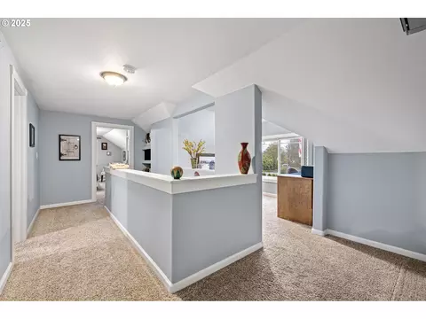 Entry Way - 355 River Loop 2, Eugene, OR 97404 photo 7 of 9