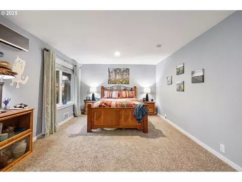 Bedroom - 355 River Loop 2, Eugene, OR 97404 photo 1 of 8