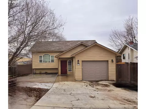 2222 SW Quinney Dr, Pendleton, OR 97801 photo 1