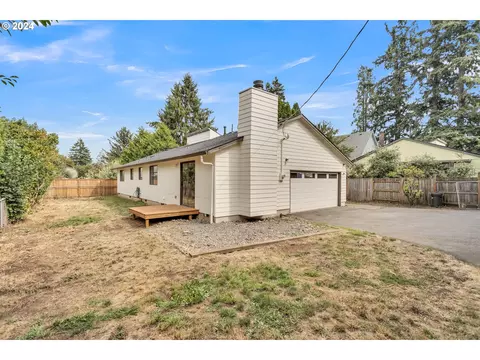 5505 SE Schiller St, Portland, OR 97206