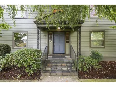 3723 SE 42nd Ave #A, Portland, OR 97206