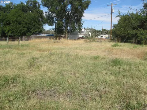 00000 Umatilla St, Umatilla, OR 97882