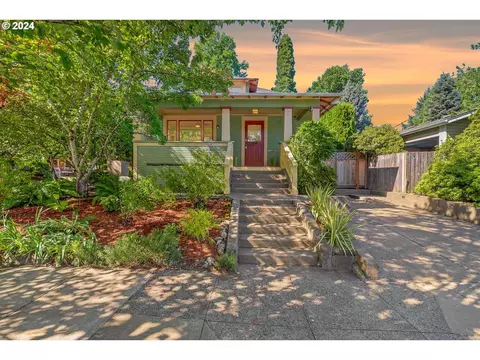 1605 SE Lexington St, Portland, OR 97202