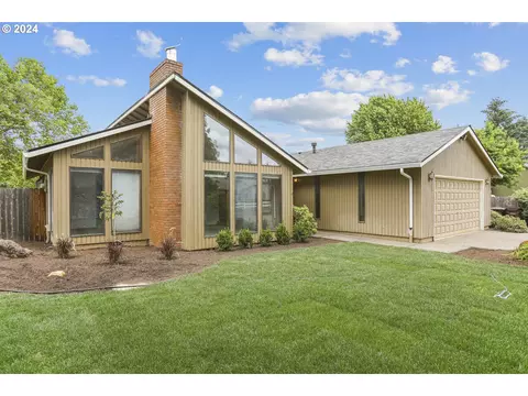 14175 S Canyon Ridge Cir, Oregon City, OR 97045