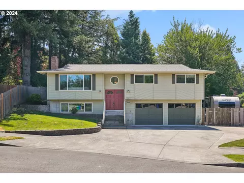324 NE Scott Dr, Gresham, OR 97030