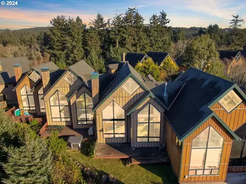 3420 NW Oceanview Dr #B, Newport, OR 97365
