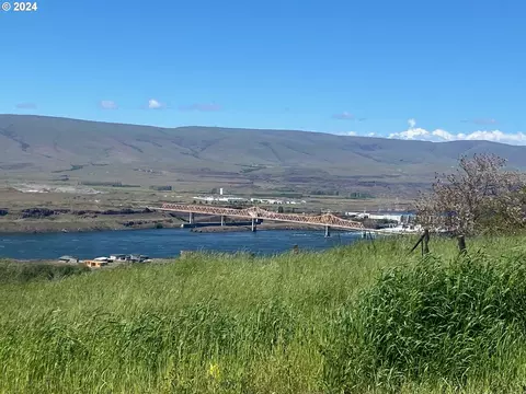 2749 E 9th Street St E, The Dalles, OR 97058