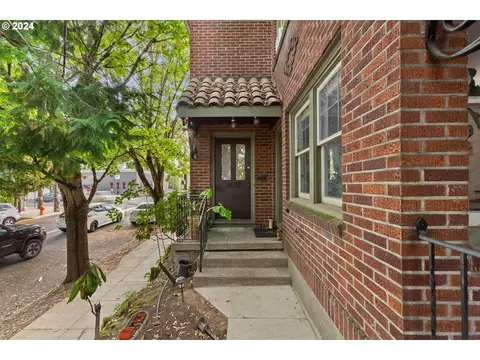 1435 SE 30th Ave, Portland, OR 97214