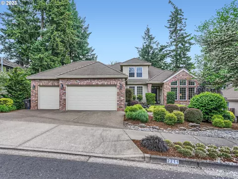 2211 Carson Dr, West Linn, OR 97068