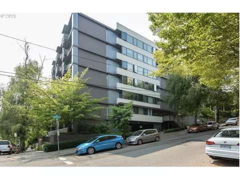2020 SW Main St #806, Portland, OR 97205