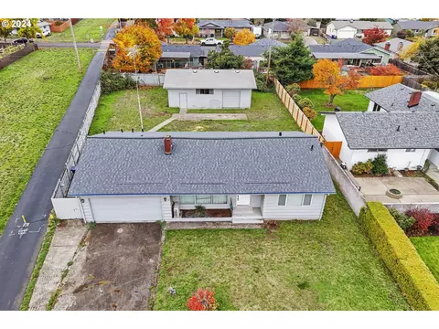 2210 Debra Dr, Springfield, OR 97477