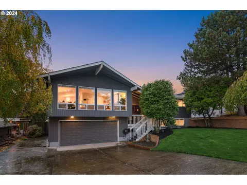 11875 SE Valley View Ter, Happy Valley, OR 97086