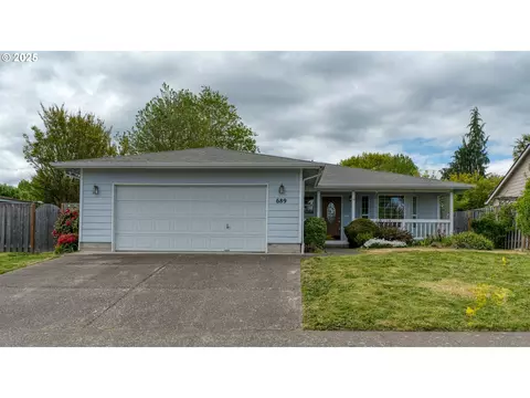 689 SW Filbert St, Mcminnville, OR 97128