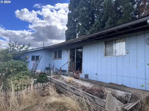 32319 S Rachel Larken, Molalla, OR 97038