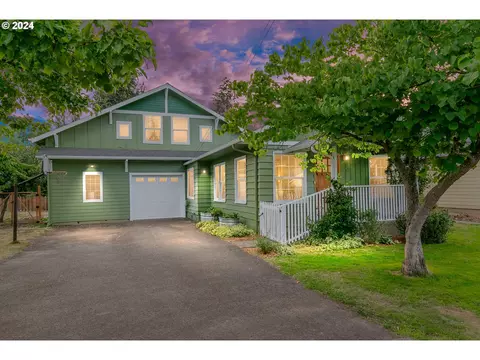 411 SW Cedarwood Ave, Mcminnville, OR 97128