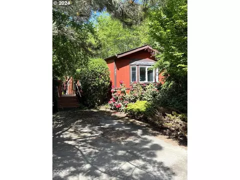 341 SE Neptune Ave, Lincoln City, OR 97367