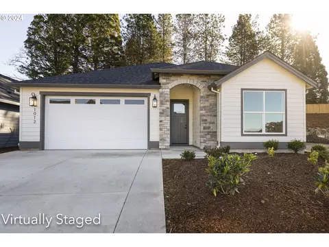 1012 E Rork Ct, Newberg, OR 97132