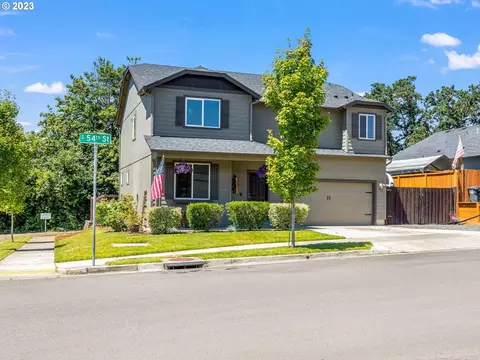 996 S 54th St, Springfield, OR 97478