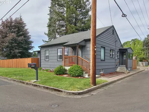 425 SW Cedarwood Ave, Mcminnville, OR 97128