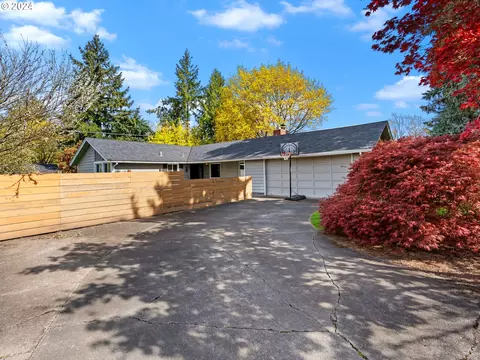 11925 SW Douglas St, Portland, OR 97225