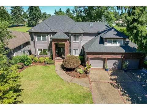 719 Mcnary Estates Dr, Keizer, OR 97303