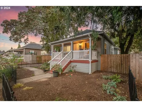 1384 Tripp St, Salem, OR 97302