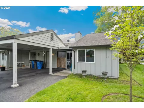 825 NW 133rd St #D, Vancouver, WA 98685