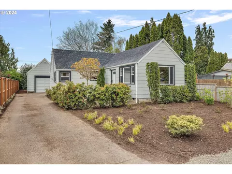 20947 Crisell St, Donald, OR 97020