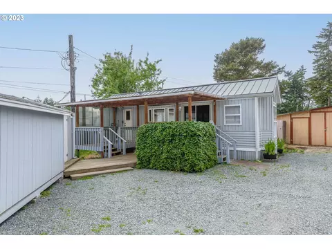 67624 Spinreel Rd #15, North Bend, OR 97459