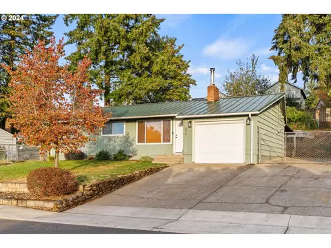 574 NE Shafford St, Estacada, OR 97023