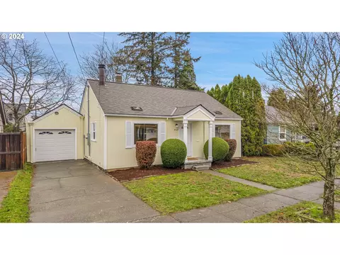 8529 NE Holladay St, Portland, OR 97220