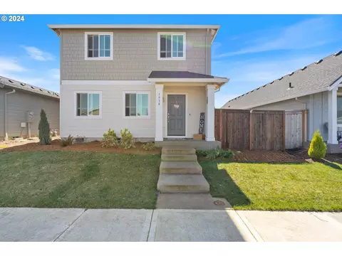 1934 Smith Dr, Woodburn, OR 97071