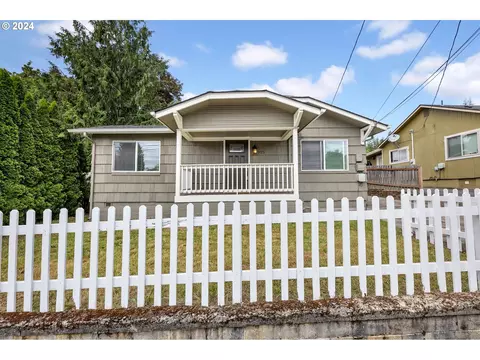 825 NW Greeley St, Camas, WA 98607