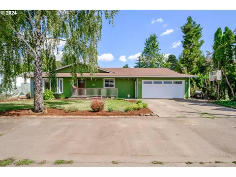 265 Cherry St, Mount Angel, OR 97362
