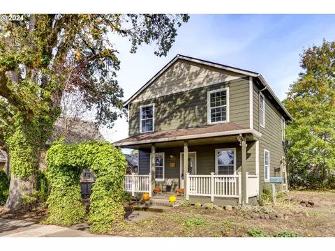 801 Jq Adams St, Oregon City, OR 97045