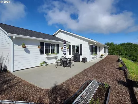 16651 Jodel Ct, Brookings, OR 97415
