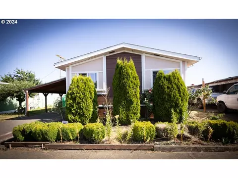 765 S Pacific Hwy #17, Woodburn, OR 97071